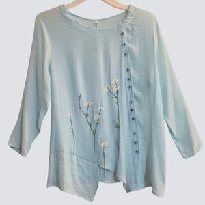 Shein XL lightweight soft blue embellished front w/flowers pullover blouse. 6099